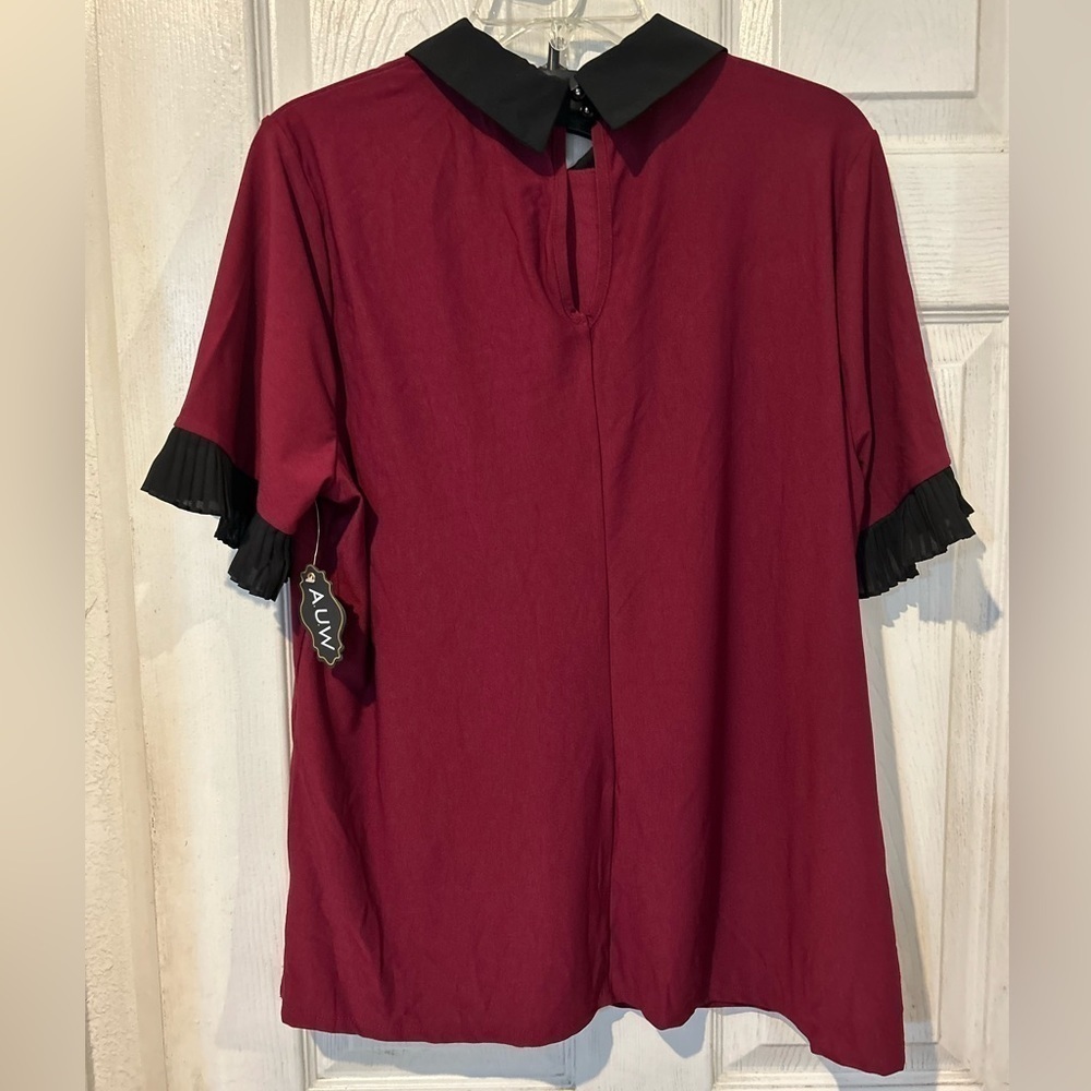 NWOT “A.U.W.” Two Tone Burgundy and Black Blouse. - Picture 2 of 5
